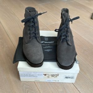 NWT GRAVATI MARIO SPA grey suede shearling lined with rubber sole combat boot